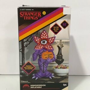 Stranger Things Demogorgon Inflatable (18.9 in)